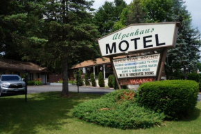  Alpenhaus Motel  Квинсбери
